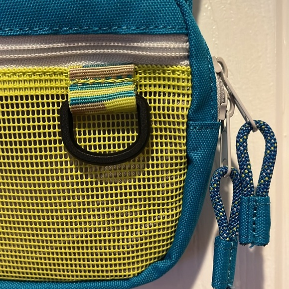 Kavu Del Ray Beach Crossbody Bag - Picture 3 of 5
